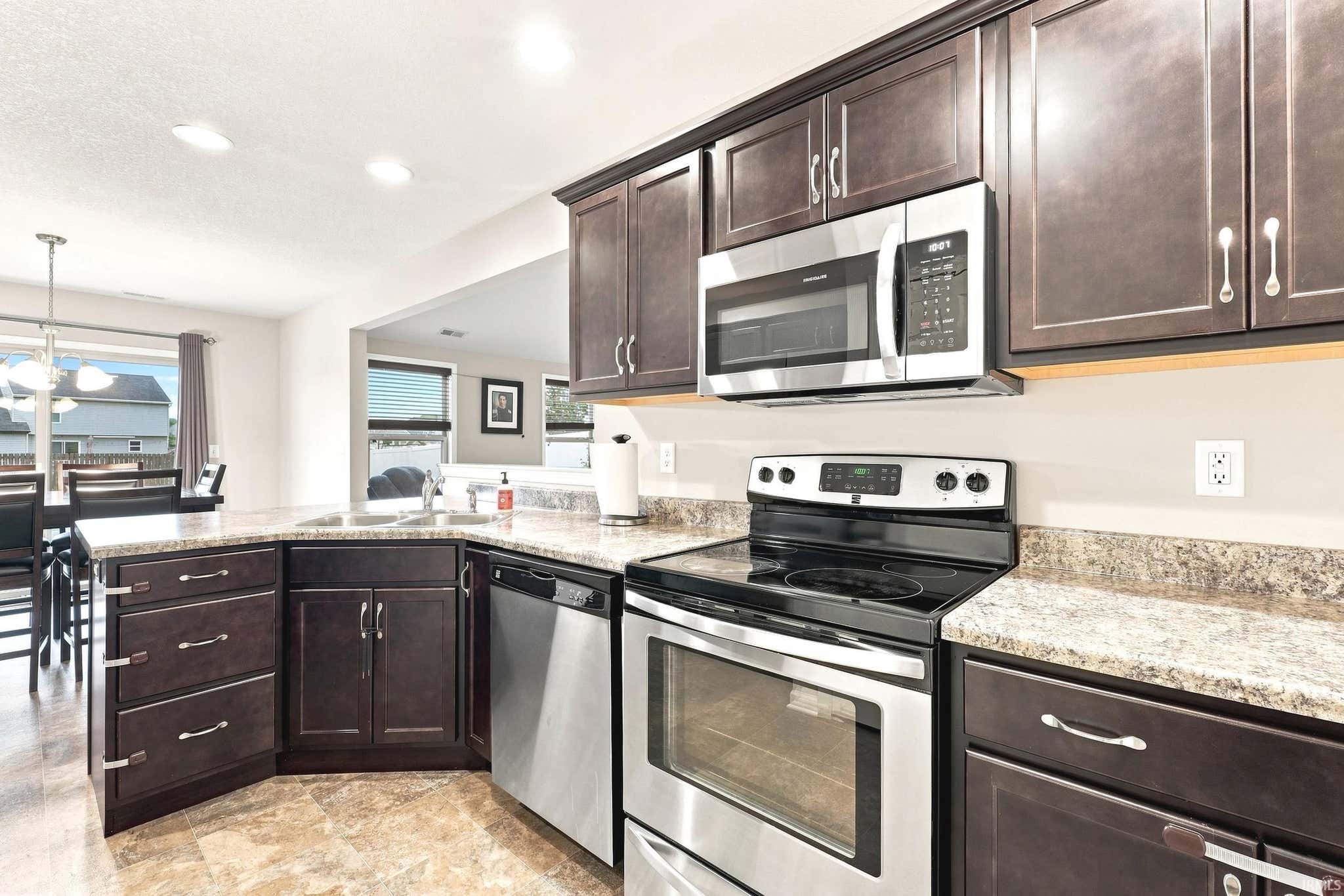 Image of 382 Heyford Court