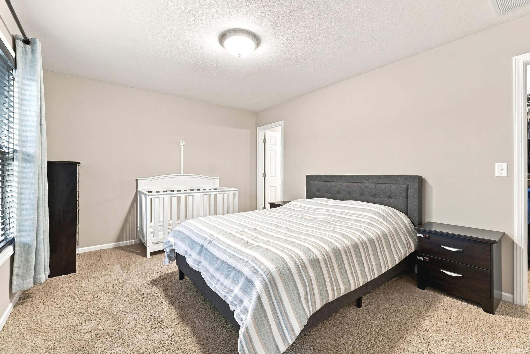 Image of 382 Heyford Court