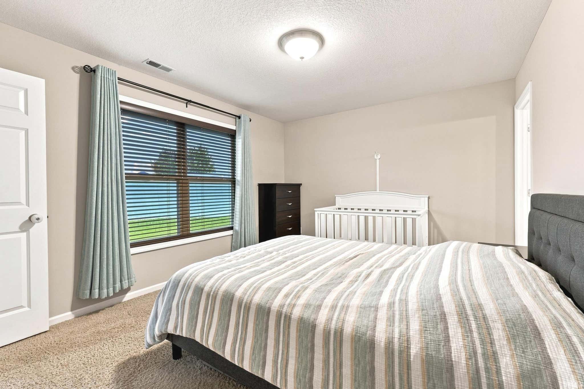 Image of 382 Heyford Court